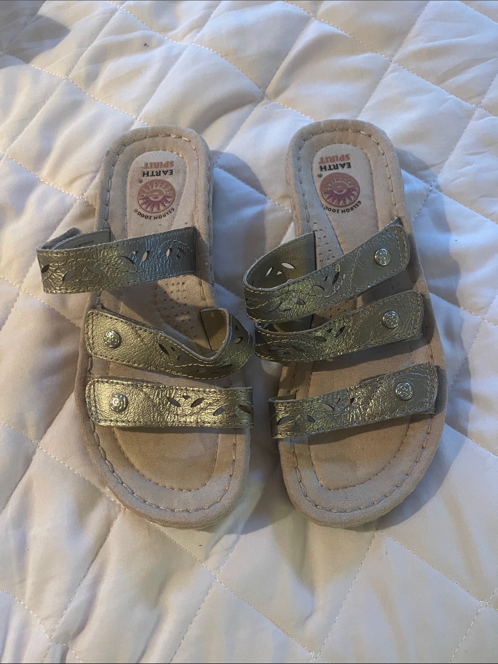 Earth Spirit Girls Metallic Gold Triple-Strap Slide Sandals - Size 7